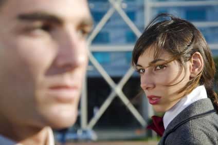 mistrust-scamming-dating winning genuine trust requires effort in a social environment