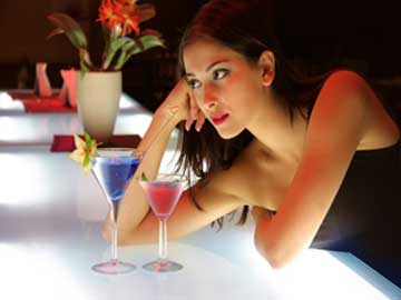 could bars eventually become extinct with the proliferation of online dating sites?